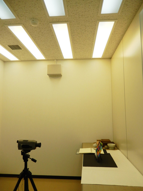 Booth used for visual perception clinical experiments.